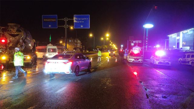 Viranşehir yolu trafiğe tamamen kapandı