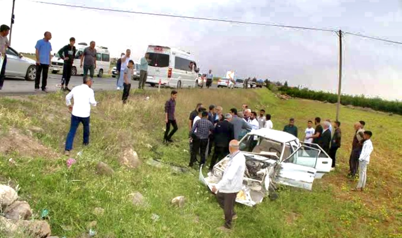 Şanlıurfa’da ölüm yolunda bir kaza daha! 2 yaralı!