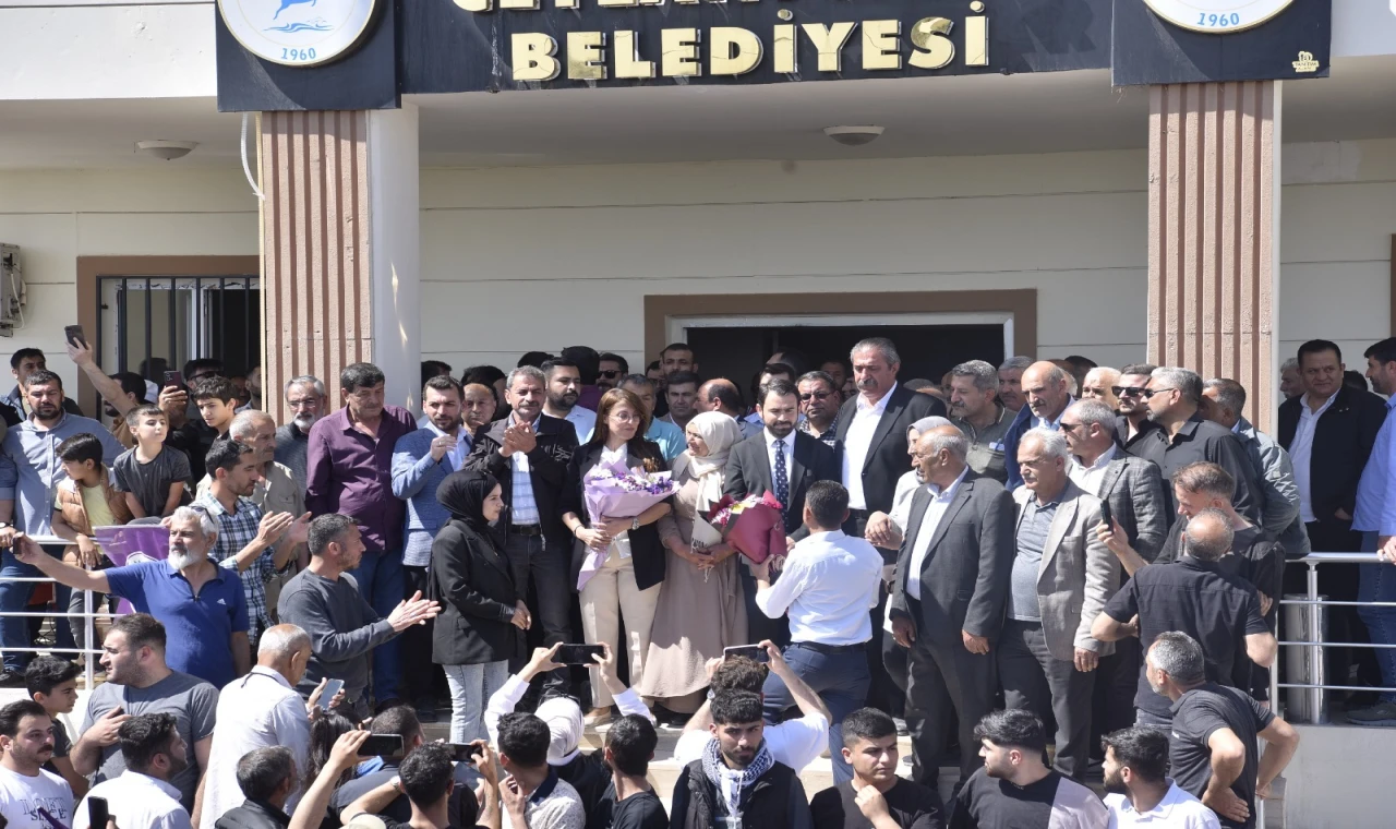 Ceylanpınar Belediyesi’nin kapıları halka açıldı