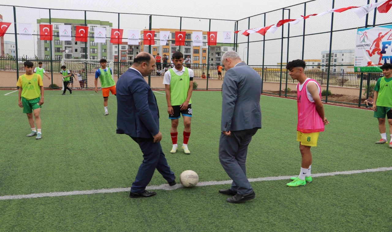 Karaköprü'de Liseler Arası Futbol Turnuvası Başladı