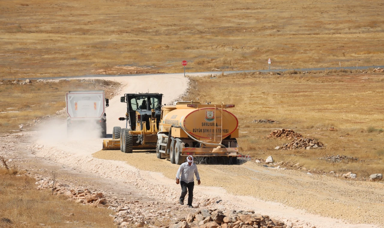 Büyükşehir, Bozava kırsalında farklı noktalarda çalışıyor