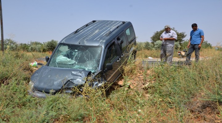 Şanlıurfa'da minibüs ile hafif ticari araç çarpıştı: 12 yaralı