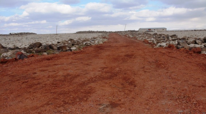 3 kırsal mahallede yol çalışması sürüyor