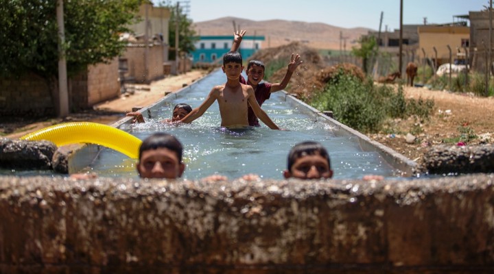 Şanlıurfa'da sıcak hava etkili oldu