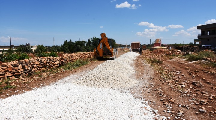 Hilvan'da Yol Yapım Çalışmalarına Devam Ediyor