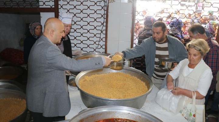 Vasiyetle 29 yıldır binlerce kişiye yemek veriyorlar