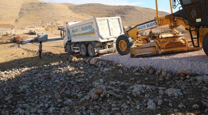 Haliliyede stabilize yol yapım çalışması sürüyor