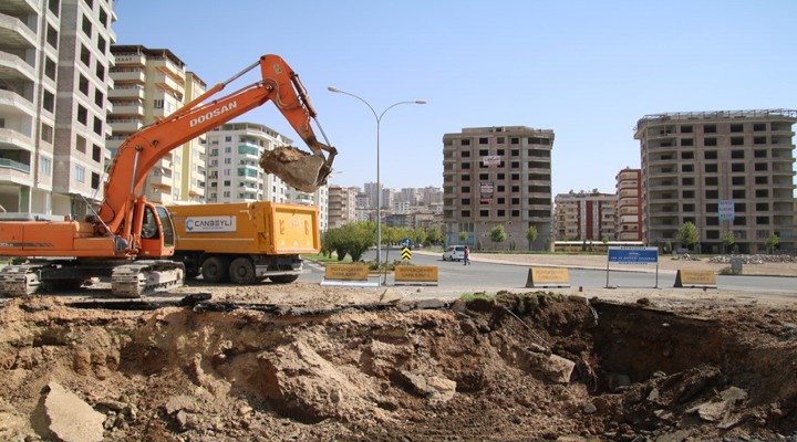 Büyükşehir ‘den 3 katlı köprülü kavşak