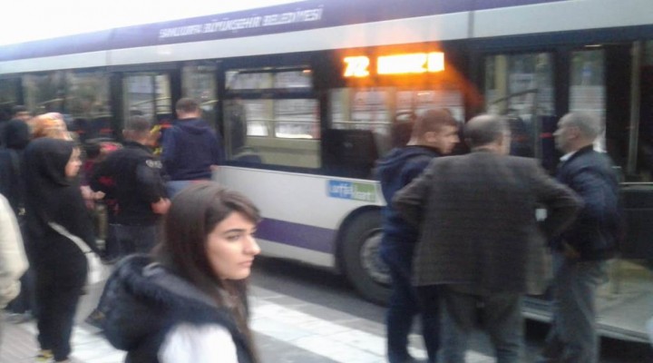 Halk otobüsünde "yangın tüpü" paniği