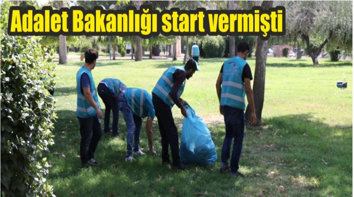 Bu kez parkları temizliyorlar!