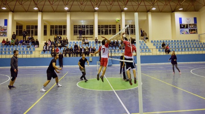 Okullar Arası Voleybol Turnuvası Başladı