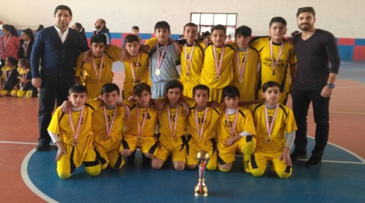 Okul sporları futsal kazananları belli oldu