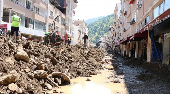 Selçuk: Giresun'da selden etkilenen vatandaşlar için yardım yapılacağını açıkladı