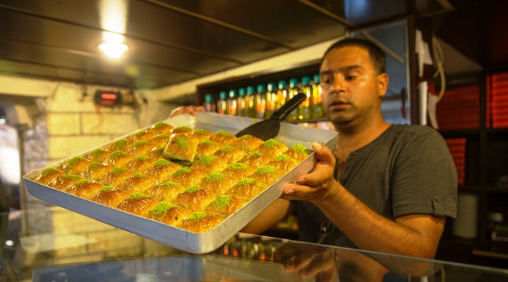 Urfalı Baklavacılarda bayram telaşı