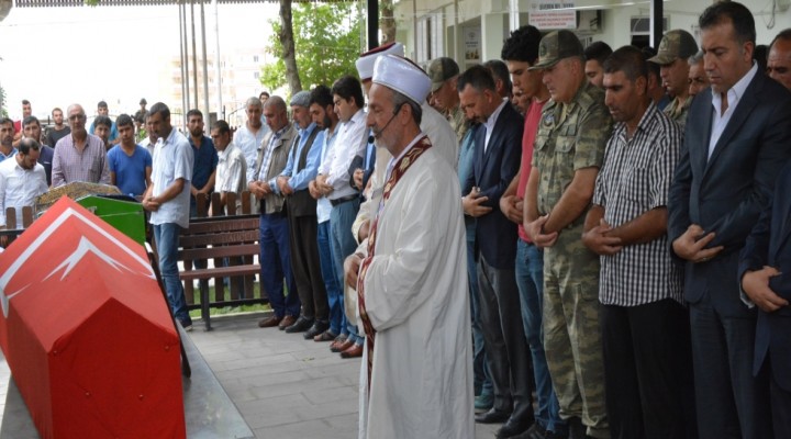 Urfalı asker toprağa verildi