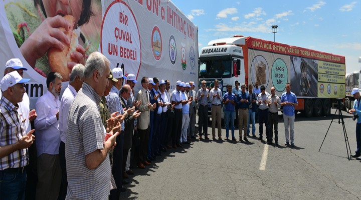 Urfa'dan Suriye'ye 12 tır yardım gönderildi