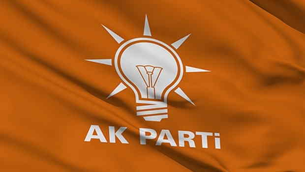 AK Parti'de flaş istifa