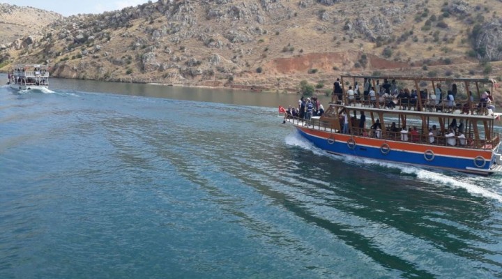 HRÜ yeni öğrencilerini Halfeti’ye götürdü