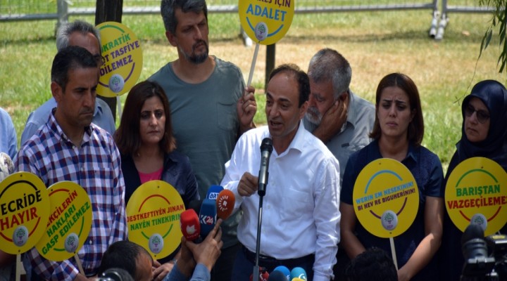 Baydemir:  ‘Vekilliklerinin düşürülmesi birer darbedir’