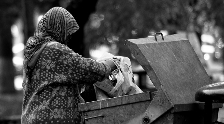 Yoksulluk en çok Kadınları etkiliyor...