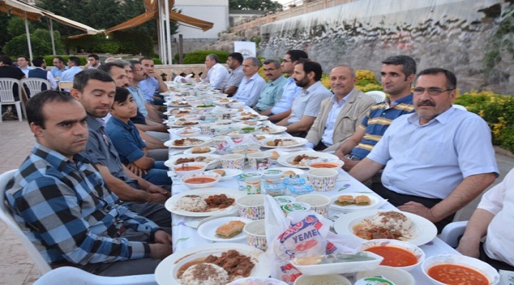 Siverek'te muhtarlar iftarda buluştu