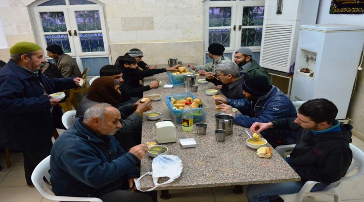 "Peygamber geleneğini" şafak vakti sürdürüyorlar