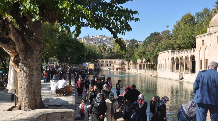 Balıklıgöl ziyaretçi akınına uğradı