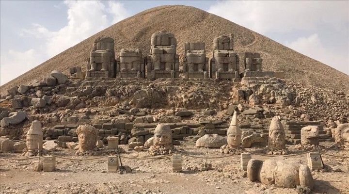 Nemrut Dağı'nı 9 ayda 52 bin kişi gezdi