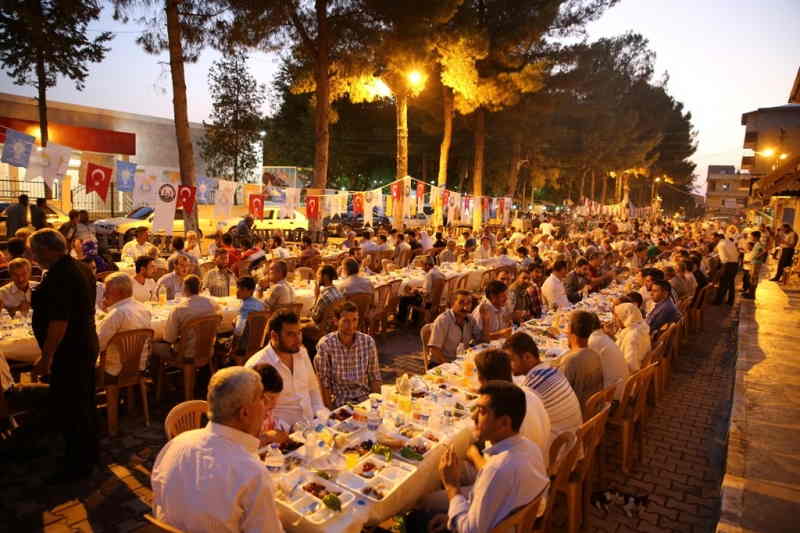 Haliliye\'den Hilvan\'da iftar ve ortaoyunu 