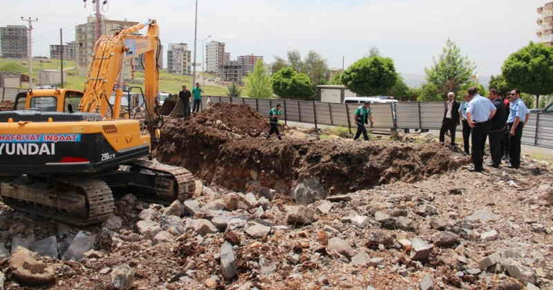 İş makinesi doğalgaz borusunu deldi