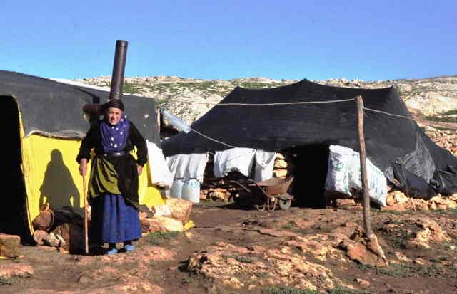 Kıl çadırda geçen ömürler