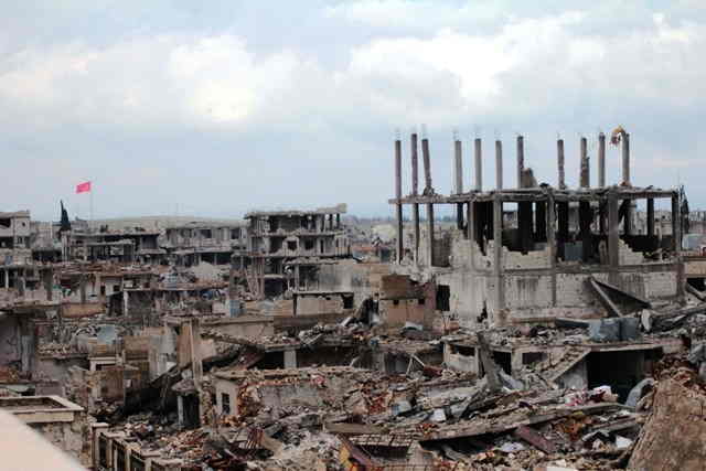 Kobani'de tüm yollar Türkiye'ye çıkıyor