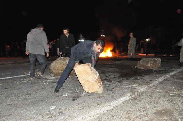 Şanlıurfa'da 'üst geçit' protestosu