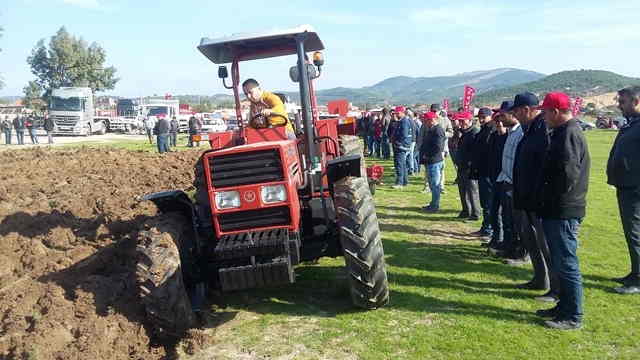 Şanlıurfalı Çiftçilere Traktör Test Etme Fırsatı 