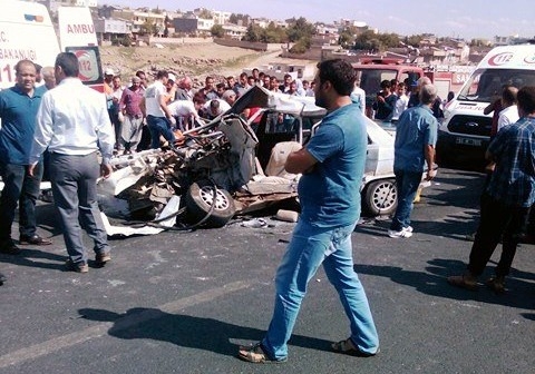 Viranşehir'de feci kaza: 2 ölü 5 yaralı