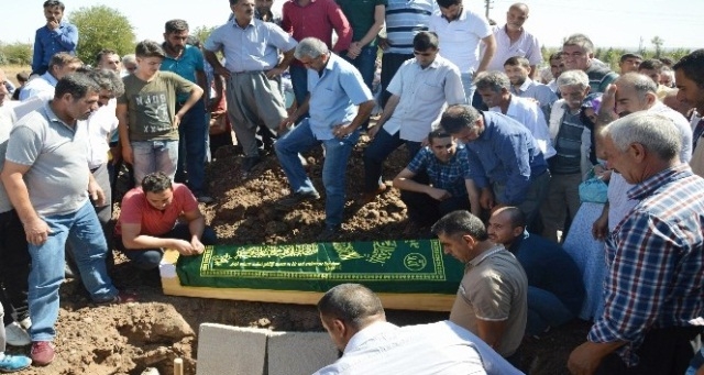 Yakılarak öldürülen Diyarbakırlı işçi defnedildi