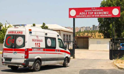 Şanlıurfa'da bir vatandaş traktörle geri gelirken oğlunu ezdi