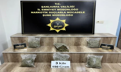 Siverek'te şüphe üzerine durdurulan araçtan 3 kilo uyuşturucu çıktı