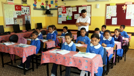 Sınırdaki örnek okulun fedakar öğretmenleri