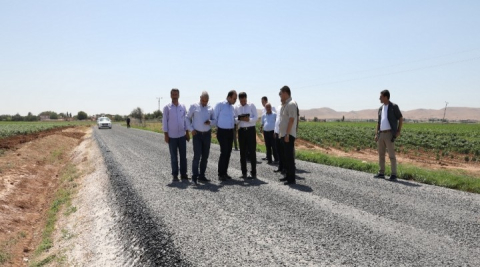 Başkan Çiftçi, Akçakale kırsalındaki çalışmaları inceledi