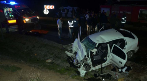 Trafik kazası: 2 polis yaşamını yitirdi