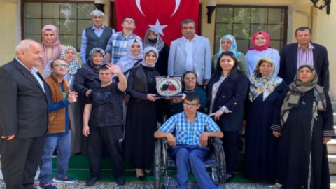 Vali Erin'in Eşi Yılın Annesi Seçildi