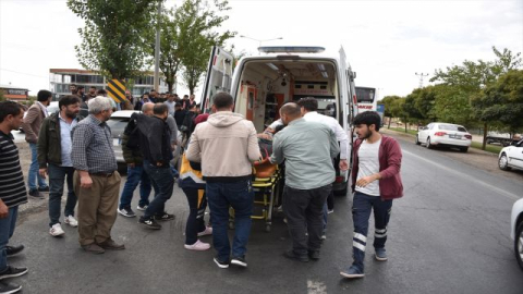 Şanlıurfa'da iki otomobilin çarpışması sonucu 1 kişi yaralandı