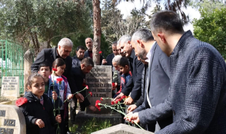 Tenekeci Mahmut mezarı başında anıldı