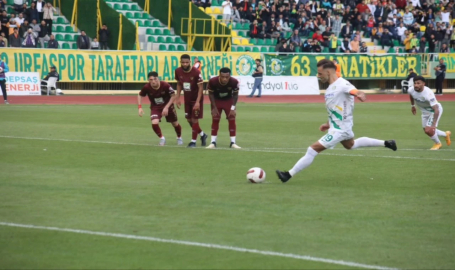 Şanlıurfaspor kendi evinde beraberliğe razı oldu