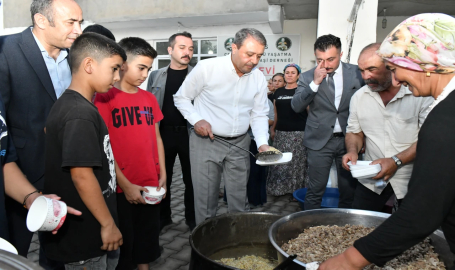 Vali Şıldak Aşure etkinliğine katıldı.