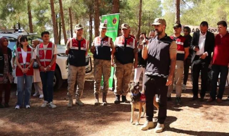 Jandarma öğrencilere hayvan sevgisini anlattı