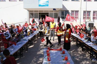 Şanlıurfalı Çocuklar, 29 Ekim Coşkusunu Yaşadı 