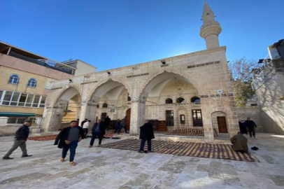 Tarihi Çarhoğlu Cami İbadete Açıldı