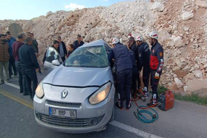 Şanlıurfa’da Tır İle Otomobil Çarpıştı! 